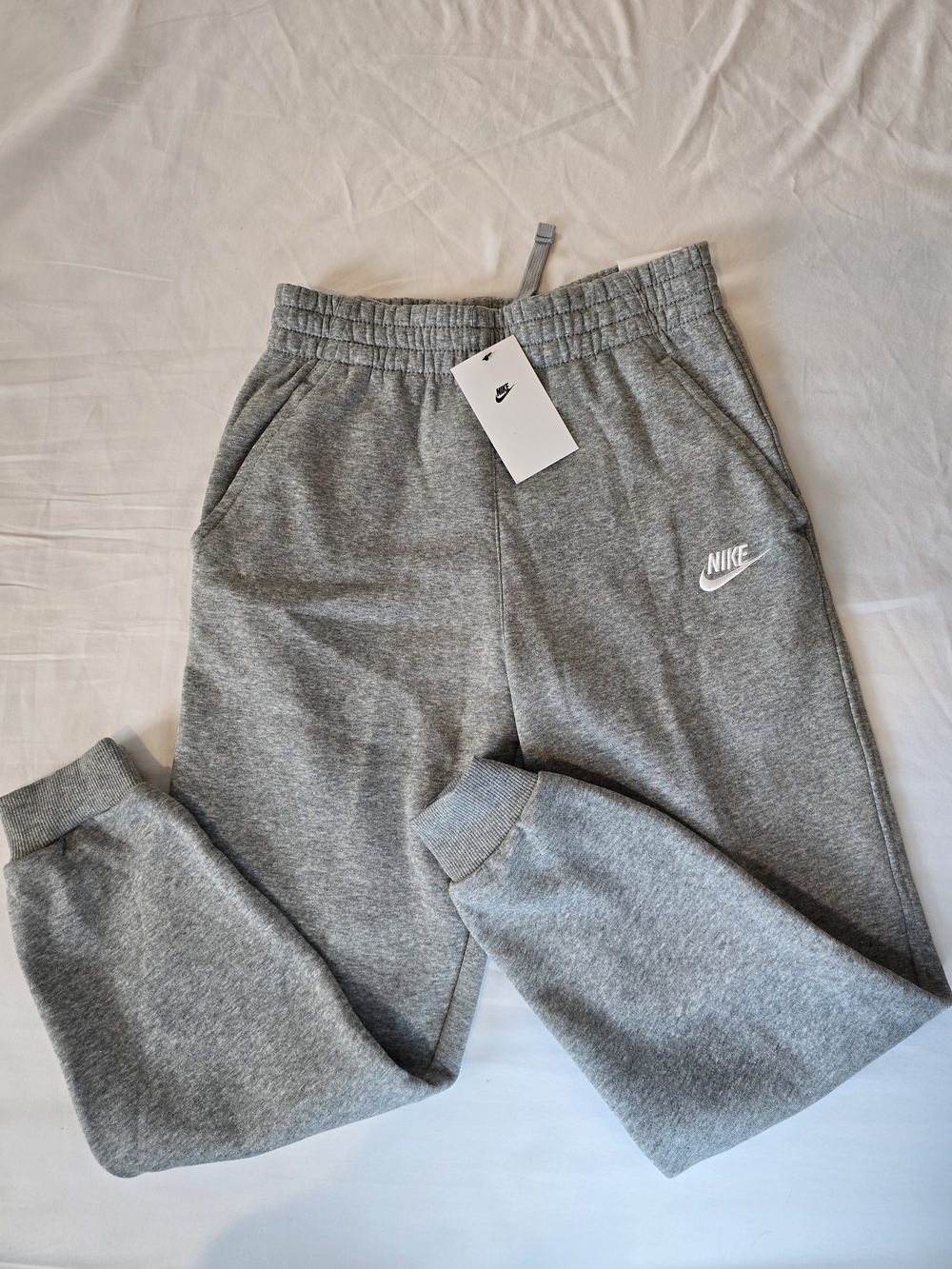 Nike Kids Gray Fleece Sweatpants with White Logo. Size L. NWT